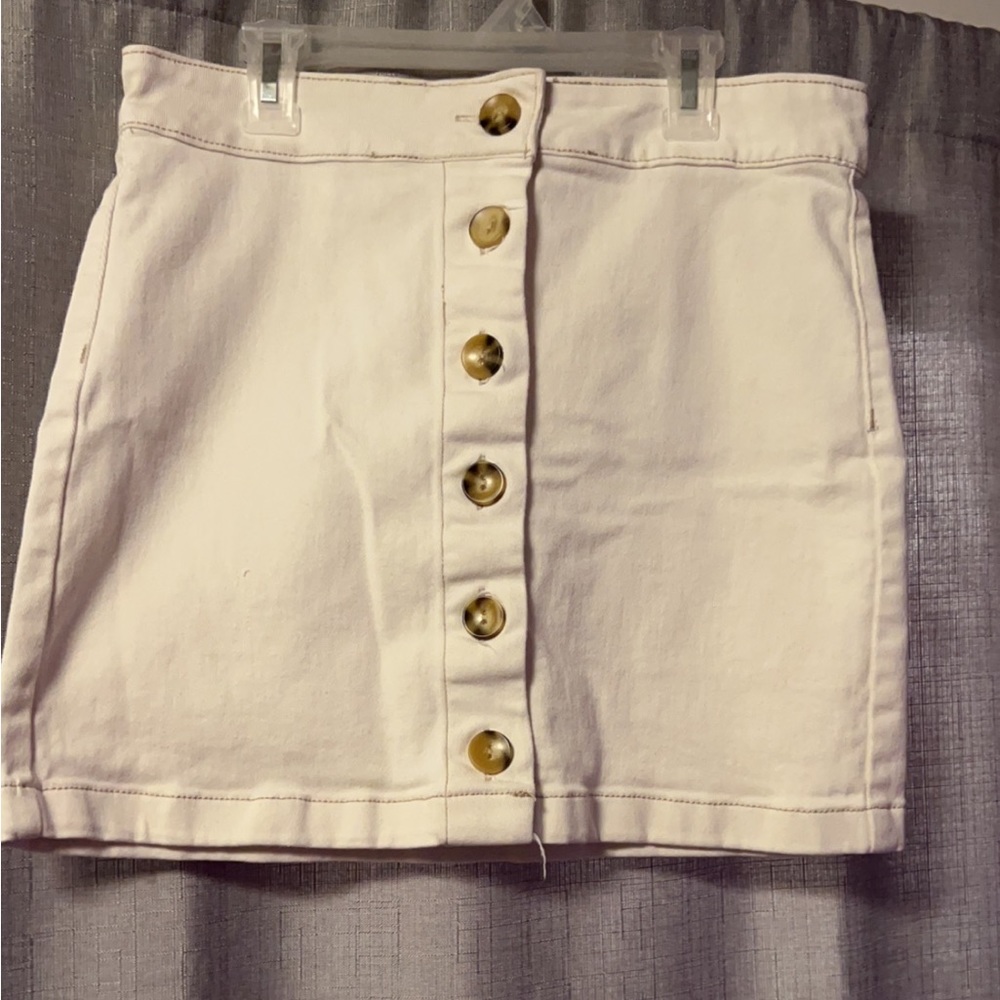 Forever 21 Large white button up skirt